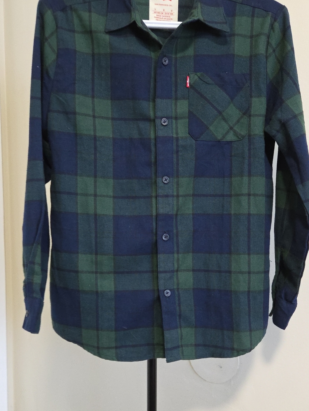 Levi's Green & Navy Plaid Button-Down Shirt - Picture 3 of 8